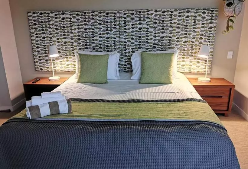 Lomakeskus Salt   2brm Apartment With Spa Bath And Ocean Views