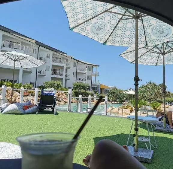 Lomakeskus Salt   2brm Apartment With Spa Bath And Ocean Views