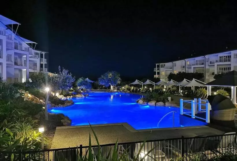 Lomakeskus Salt   2brm Apartment With Spa Bath And Ocean Views