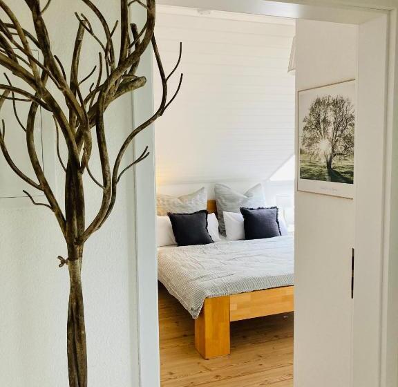 Wohlfühlwohnung Mit Parkplatz, Zentral, Schnelles Wlan, Bodensee & Schweiz Nähe