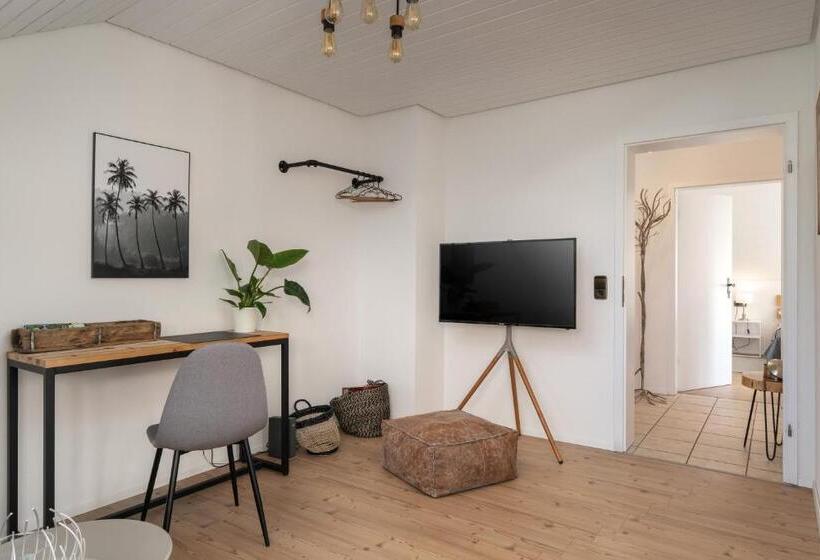 Wohlfühlwohnung Mit Parkplatz, Zentral, Schnelles Wlan, Bodensee & Schweiz Nähe