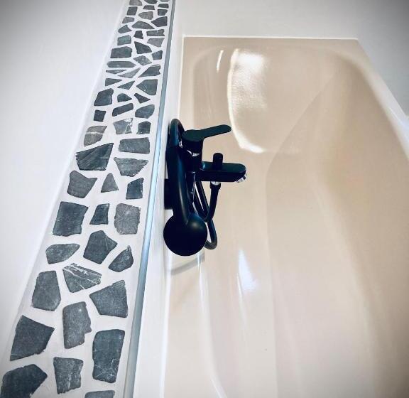 Wohlfühlwohnung Mit Parkplatz, Zentral, Schnelles Wlan, Bodensee & Schweiz Nähe