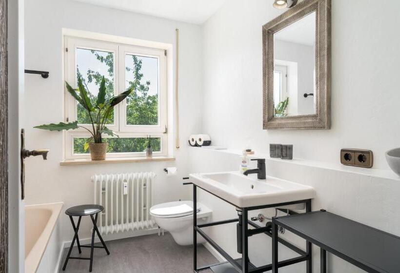 Wohlfühlwohnung Mit Parkplatz, Zentral, Schnelles Wlan, Bodensee & Schweiz Nähe