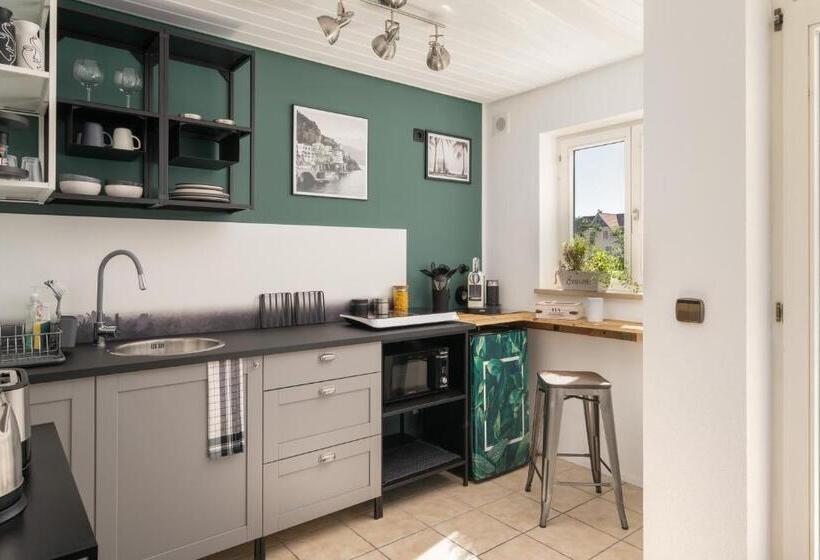 Wohlfühlwohnung Mit Parkplatz, Zentral, Schnelles Wlan, Bodensee & Schweiz Nähe