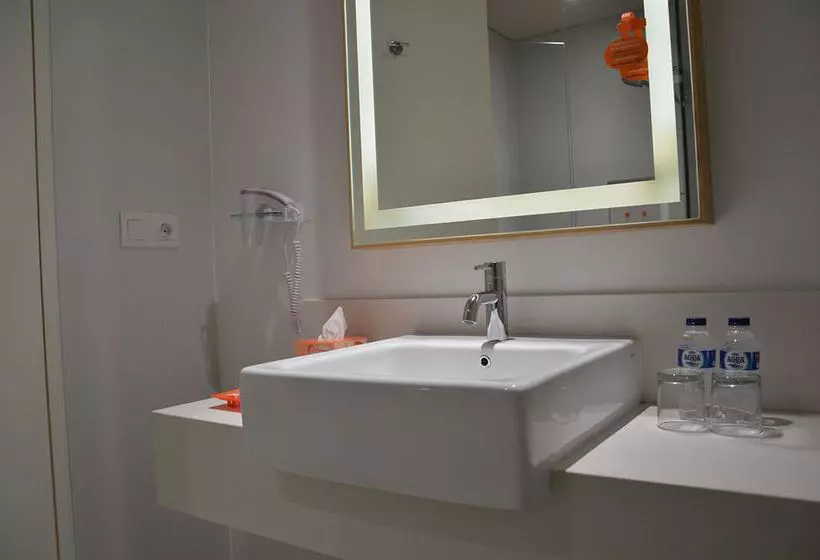 Harris Hotel Raya Kuta