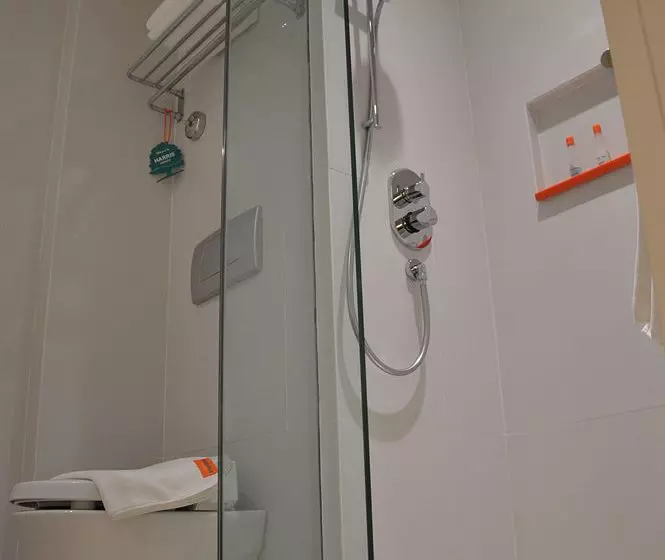 Harris Hotel Raya Kuta