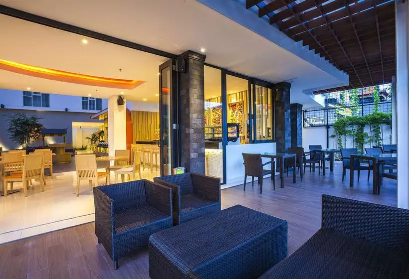 Harris Hotel Raya Kuta