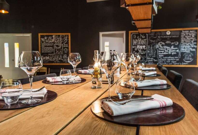 Clarion Hotel The Edge