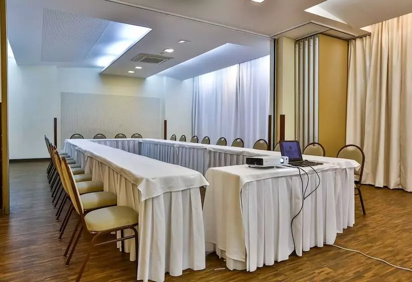 هتل Flat Beach Class Executive