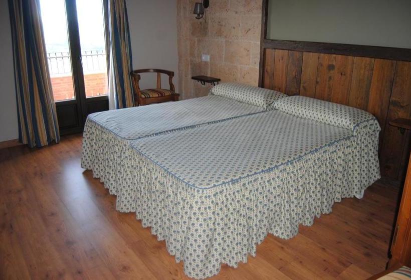 Hotel Rural Los Tadeos