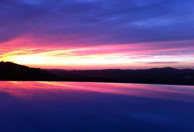 Hotel Rural Los Tadeos