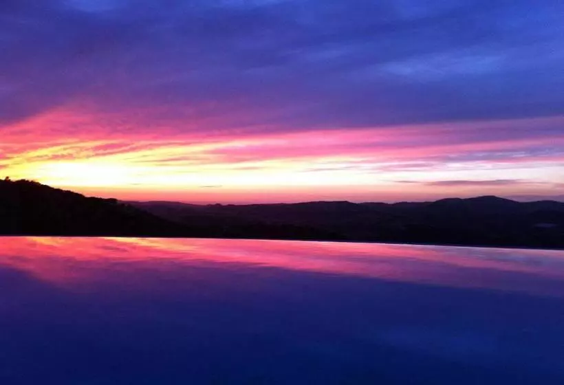 Hotel Rural Los Tadeos