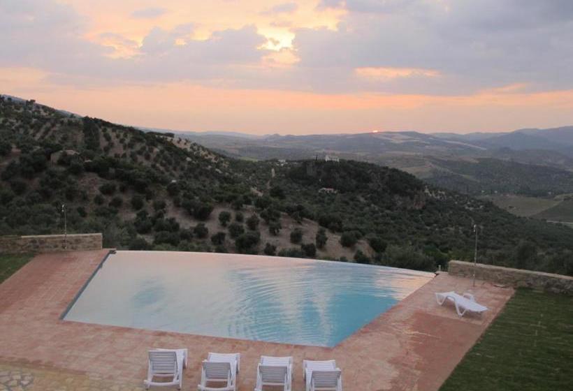 Hotel Rural Los Tadeos