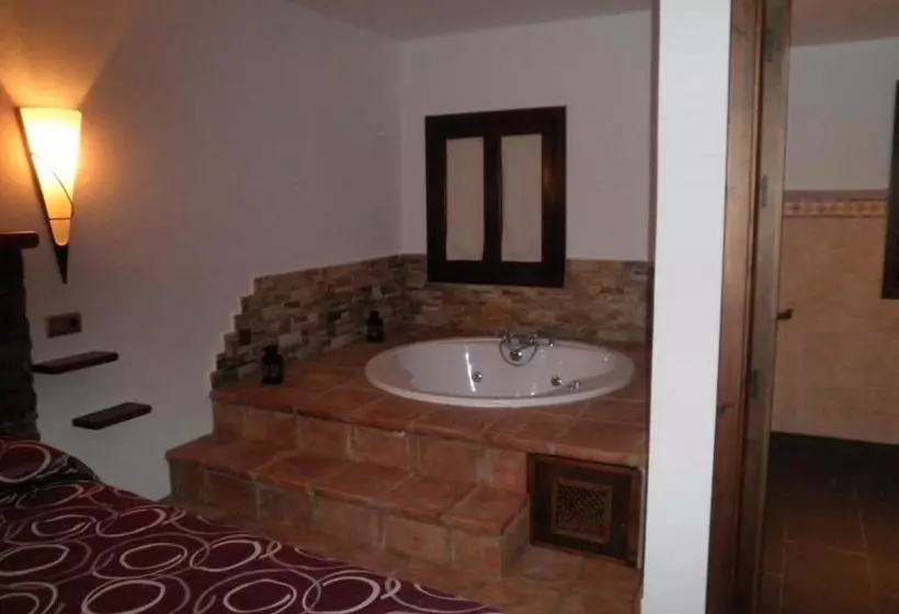 Hotel Rural Los Tadeos