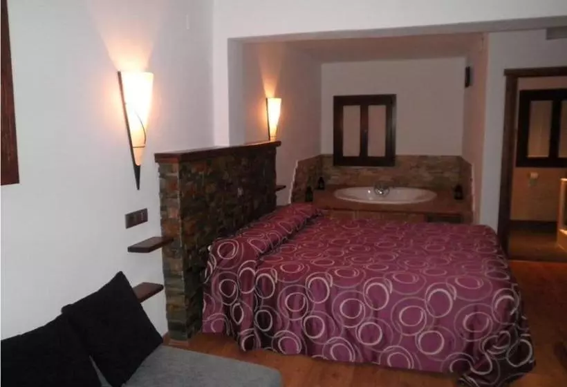 Hotel Rural Los Tadeos