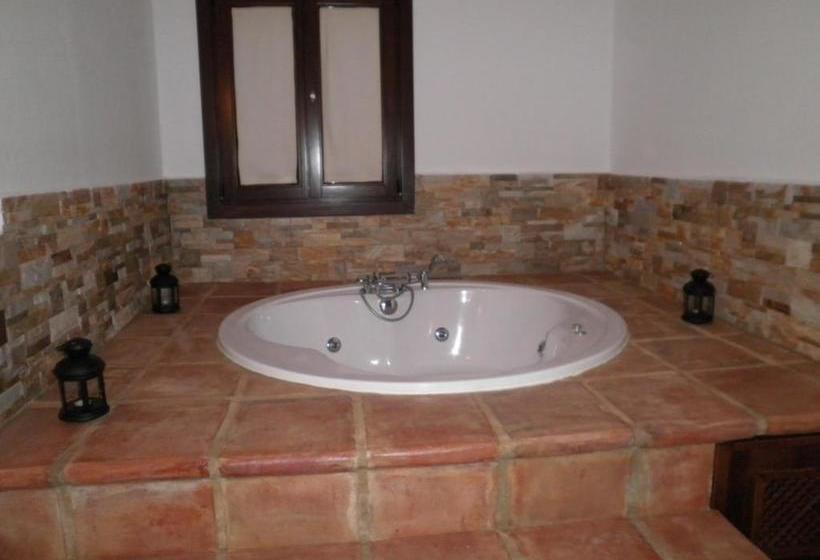 Hotel Rural Los Tadeos