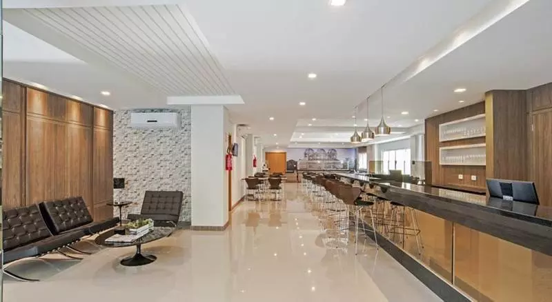 בית מלון כפרי Slim Curitiba Av Das Torres