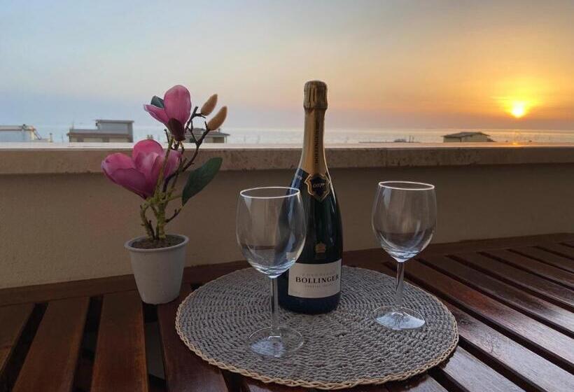 Agm Suite Rome Airport Fco Fiumicino Mare