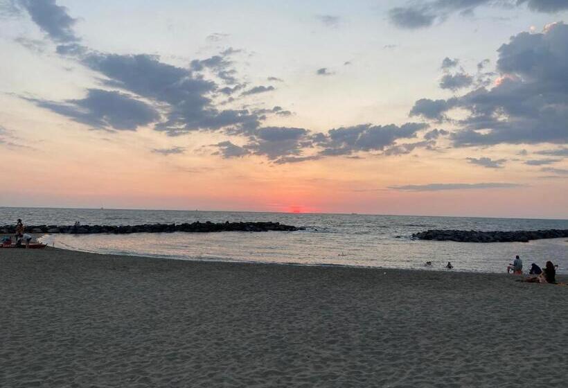 Agm Suite Rome Airport Fco Fiumicino Mare