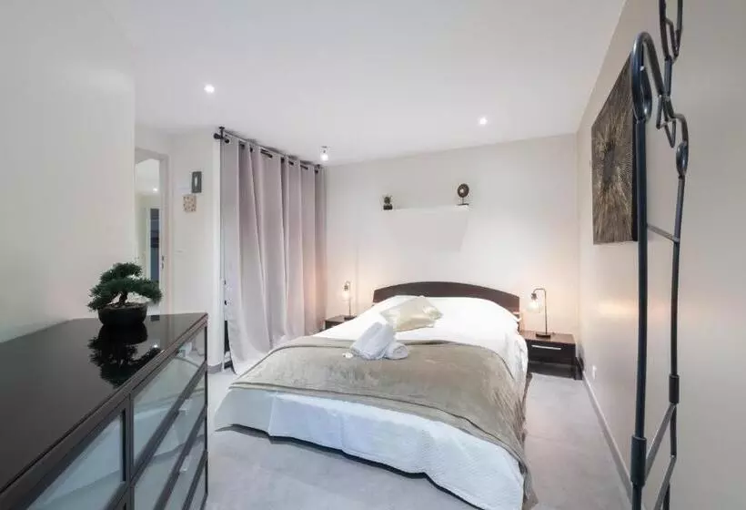 Villa 330m Heated Swimming Pool And Jacuzzi