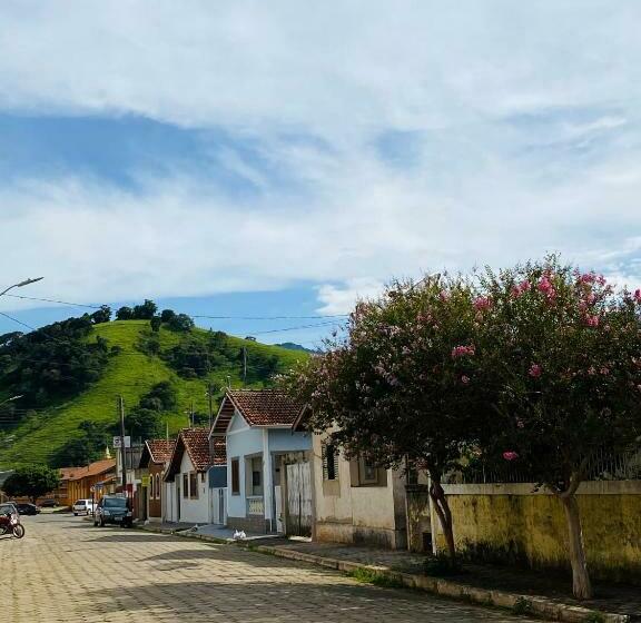 פנסיון Duas Suítes No Centro