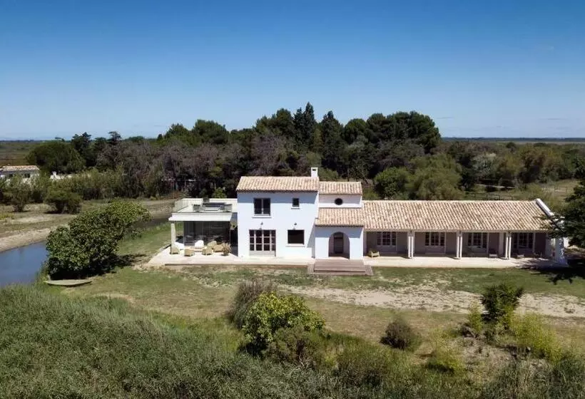 Aamiaismajoitus (B&B) Mas Du Couvin, Maison D Hôtes En Camargue