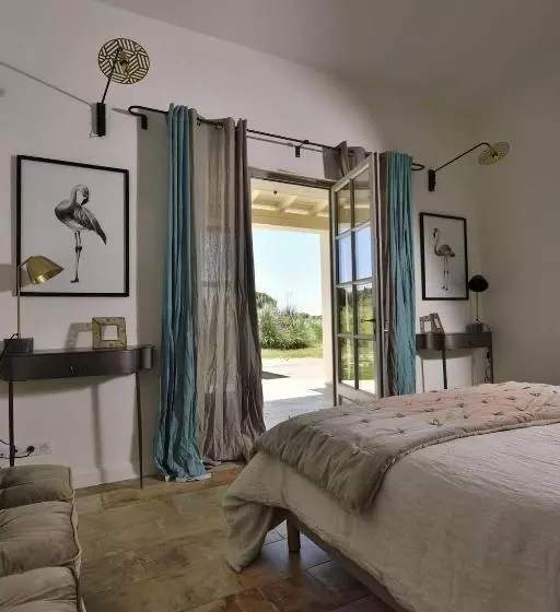 Aamiaismajoitus (B&B) Mas Du Couvin, Maison D Hôtes En Camargue