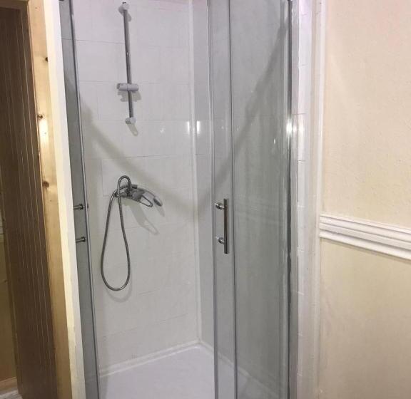 فندق Lennard House