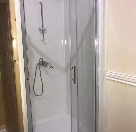 Hotelli Lennard House