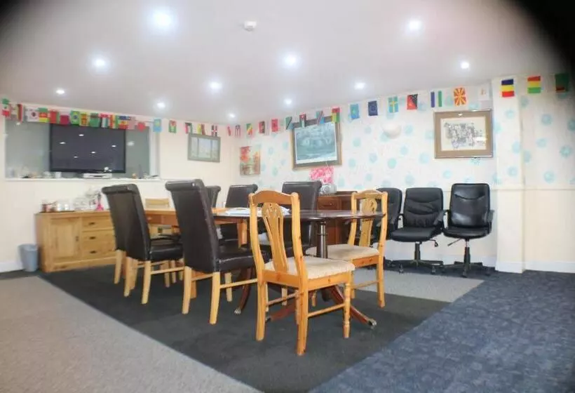 Hotelli Lennard House