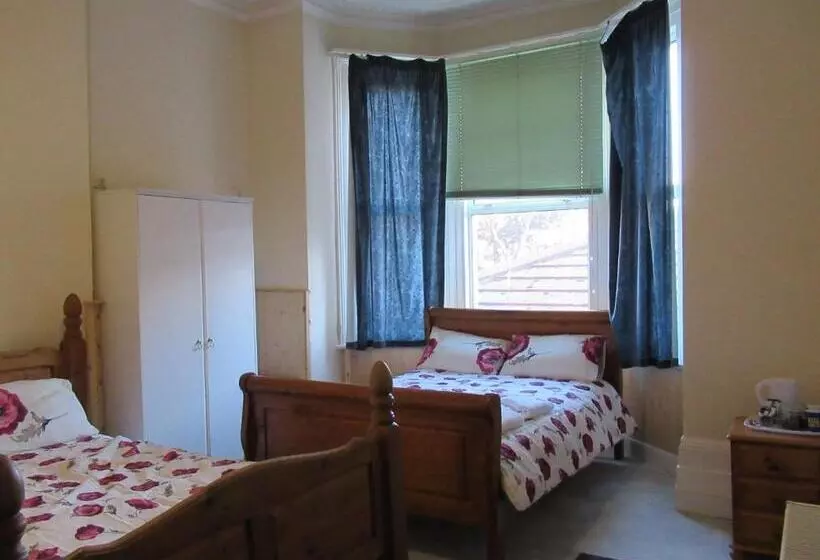 Hotelli Lennard House