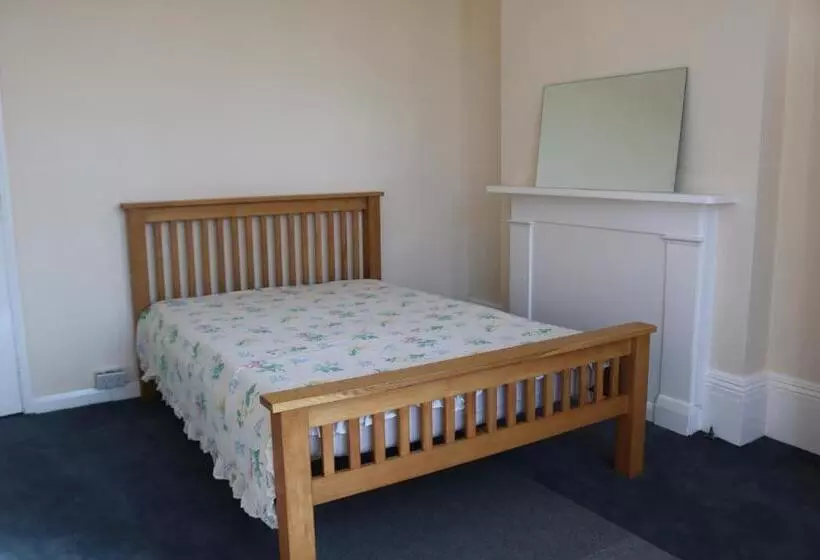 Hotelli Lennard House