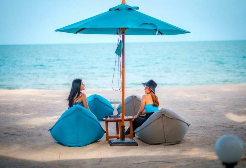Khanom Sea Beach Resort
