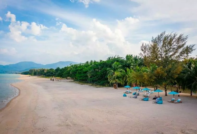 Khanom Sea Beach Resort