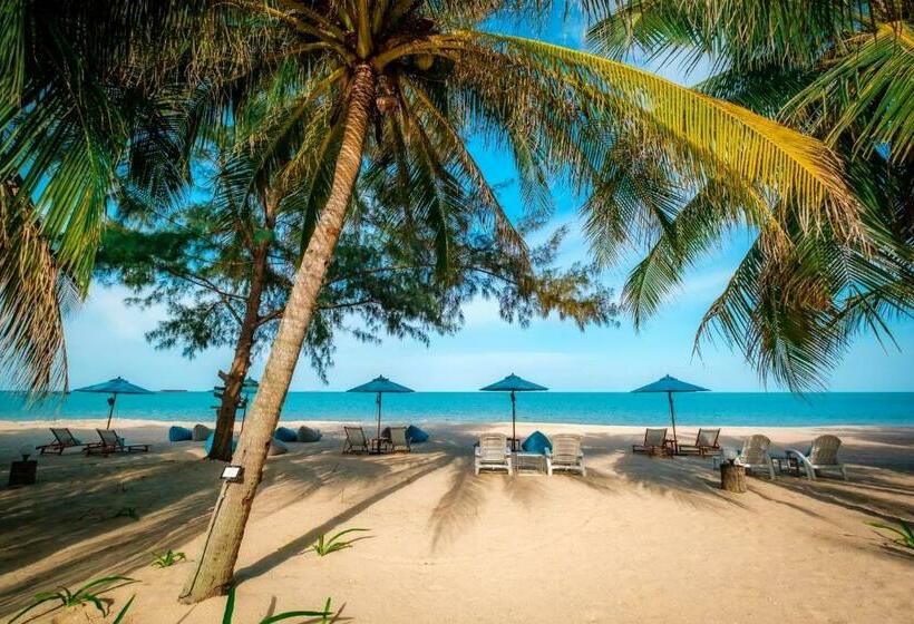 Khanom Sea Beach Resort