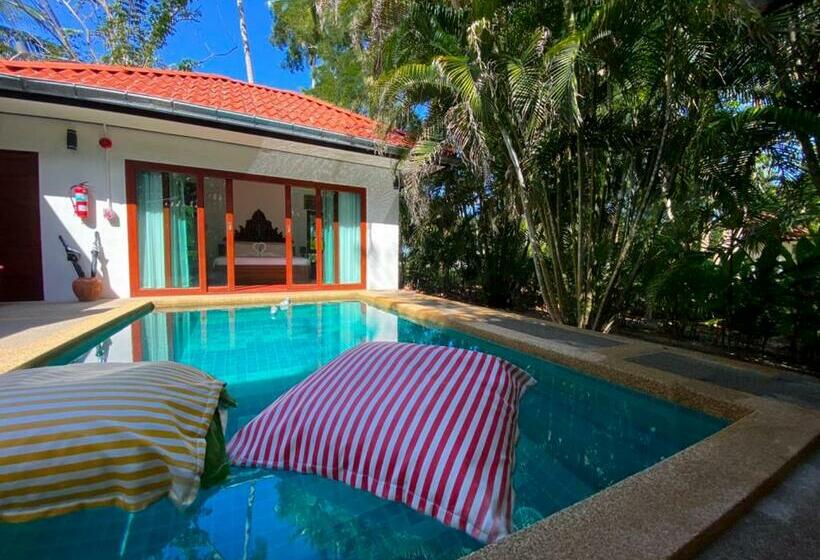 Khanom Sea Beach Resort