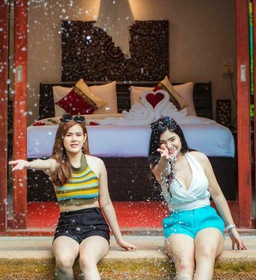 Khanom Sea Beach Resort