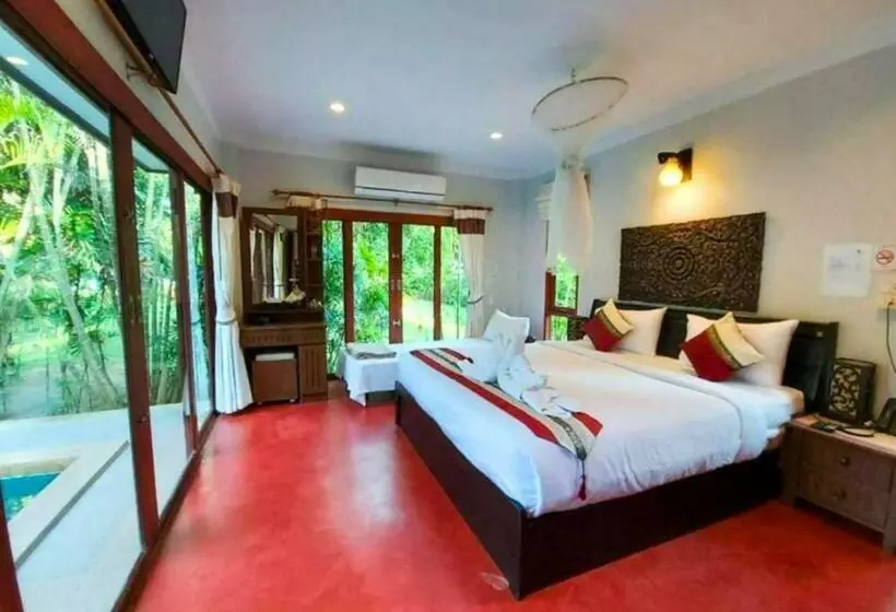 Khanom Sea Beach Resort