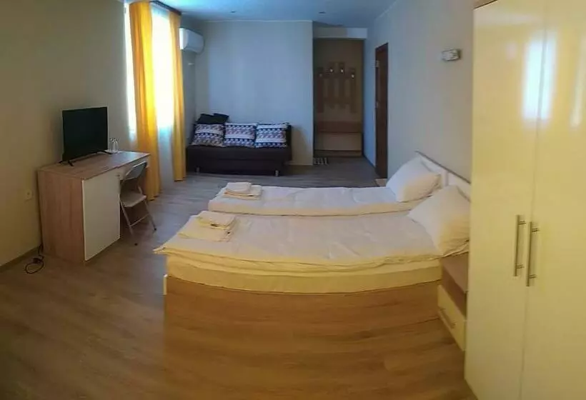 Majatalo стаи за гости праматарови огняново