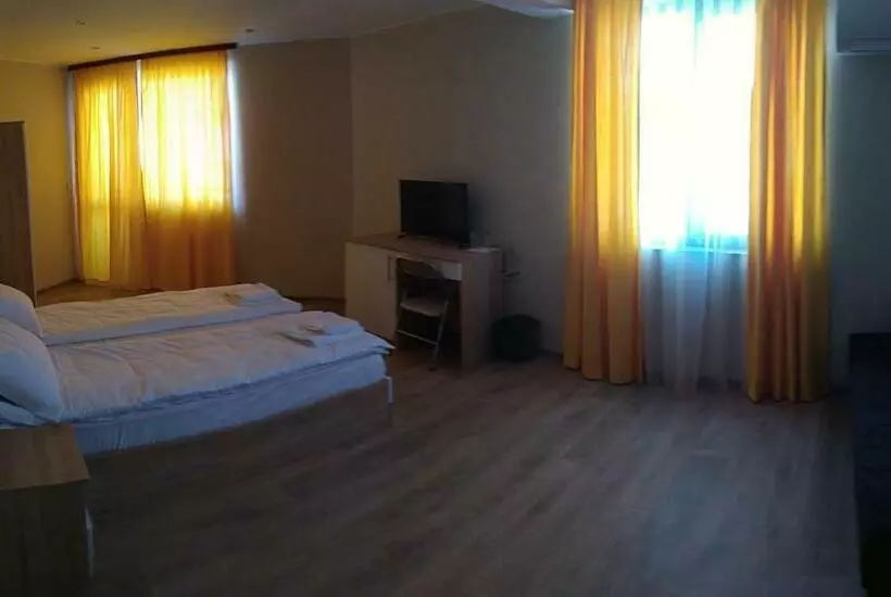 Majatalo стаи за гости праматарови огняново