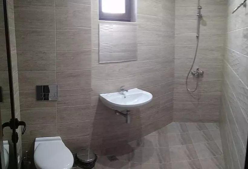 Majatalo стаи за гости праматарови огняново