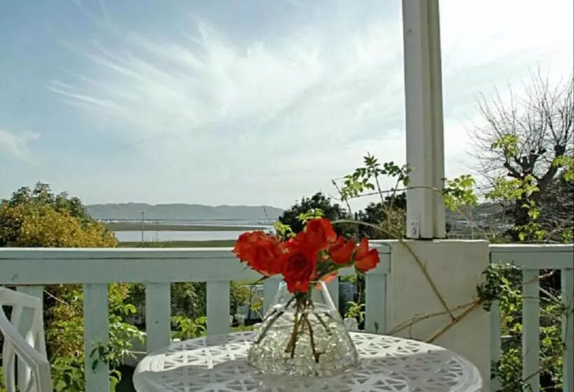 Majatalo Lagoona Inn