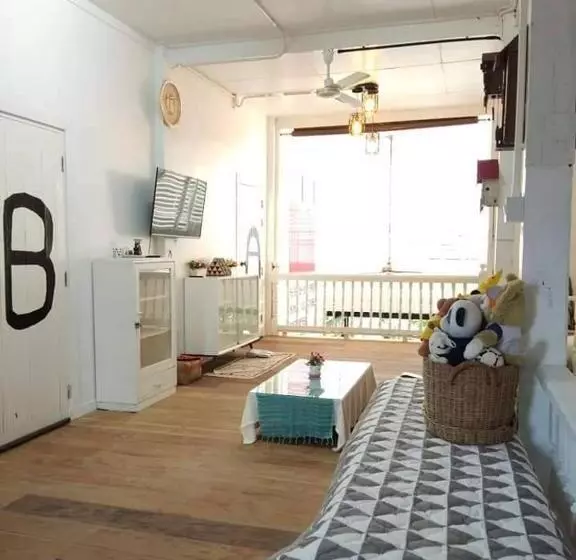 هاستل Baan Mae Somkid Homestay