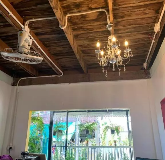 هاستل Baan Mae Somkid Homestay