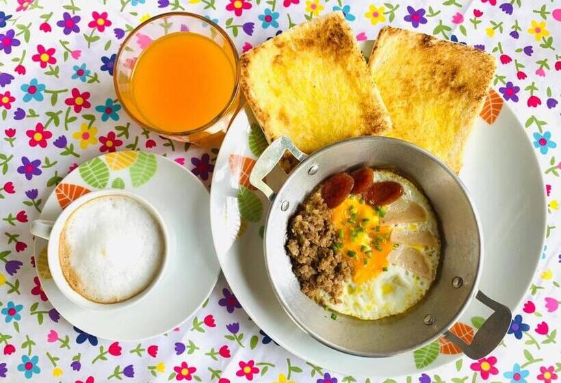 Общежитие Baan Mae Somkid Homestay