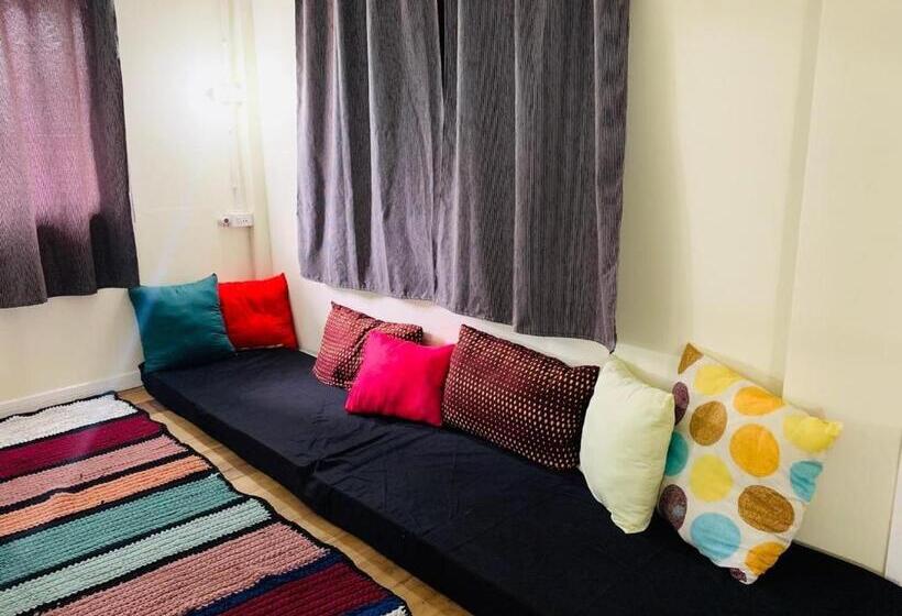 Общежитие Baan Mae Somkid Homestay