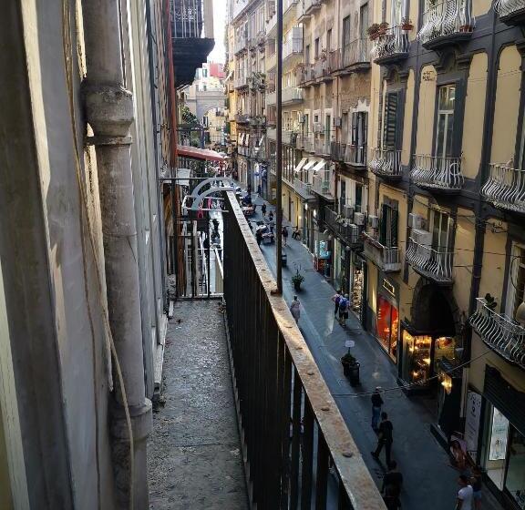 مبيت وإفطار Casa Cupiello Via Chiaia   Casa Vacanze Ad Uso Esclusivo