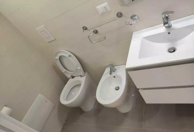تختخواب و صبحانه Mareluna Rooms