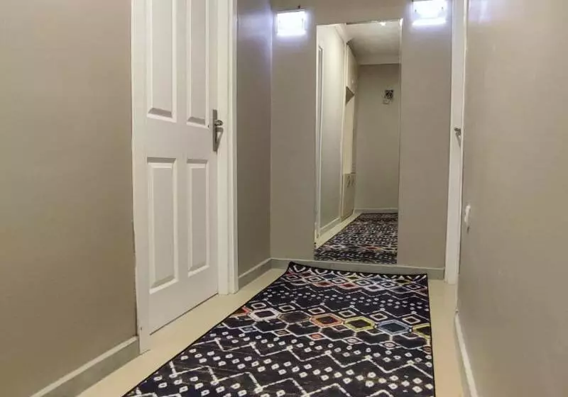 Khan S B&b