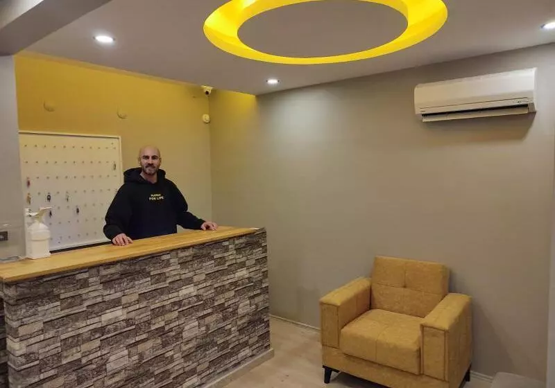 Khan S B&b